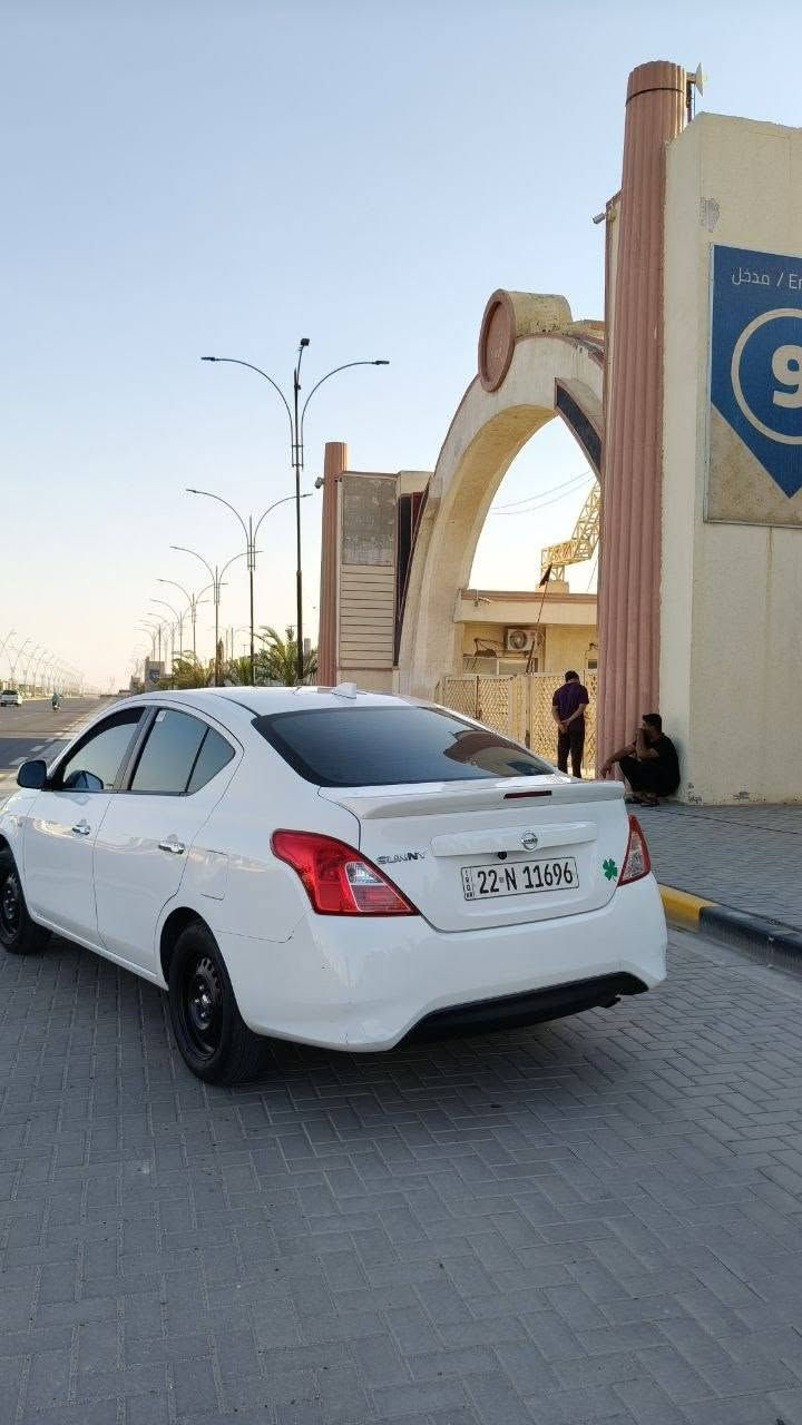 السلام عليكم للبيع نيسان صني هندي بليته الزركه 2024 كفاله ماشيه 23 الف سياره جديده ستخدام شخصي بسم شركه تريد تحويل وكاله حاضر  مكاني البصره حي الزيتون للستفسار ***********
