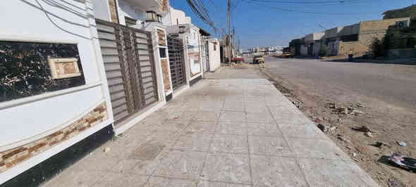 السلام عليكم
بيوت صفة نفس المساحة  للبيع 
المنطقة حي الغدير
على شارع عشرين 
المساحة ١٠٠م
الواجهة ٥م
للاستفسار يرجى الاتصال على الارقام التالية
***********
***********
مكتبنا ابو فاطمة حي الغدير اربع سايدات
