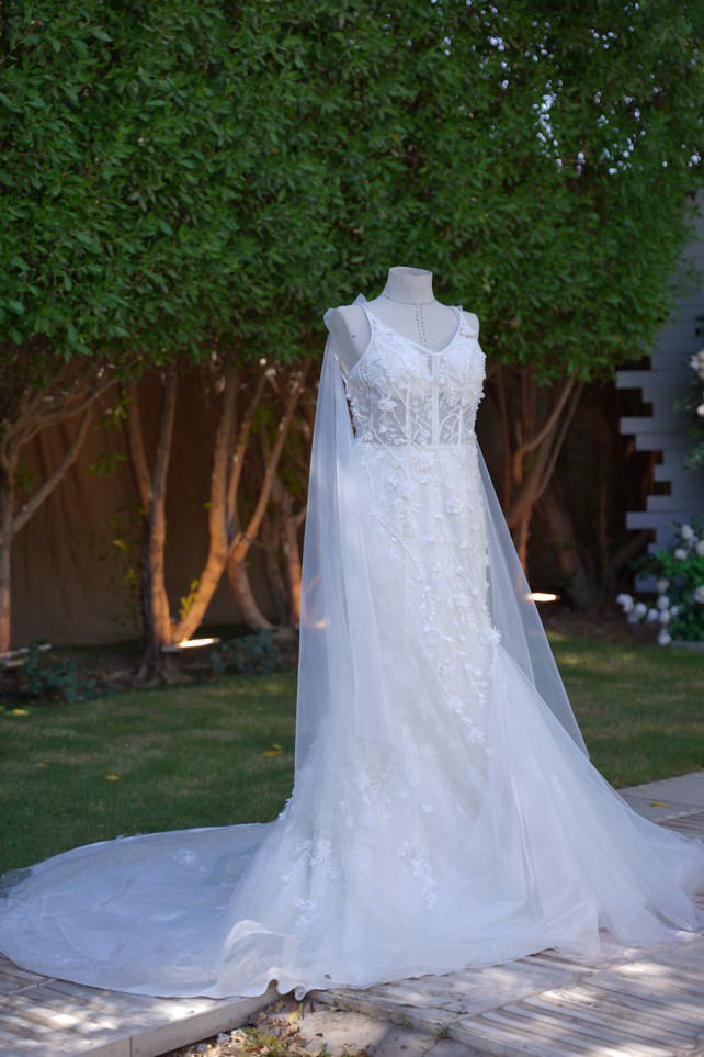 السلام عليكم، بدلة عرس ٢٠٢٣ مستعملة ٤ ساعات مغسولة ومضمومة بيها قيطان وسحاب تلبس قياس ٤٢-٤٤ 
السعر ٢٩٠ الف وبيها مجال.


**إذا كنت صاحب هذا الإعلان وتريد حذفه لأي سبب، رجاءا أرسل رسالة إلى الدعم الفني**