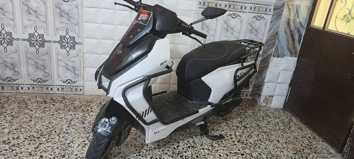 السلام عليكم..دراجه BEnbdO..وكالة تيسلا...سرعه 85k...الحجم 3000..البطاريات العدد _6_ كرافين مسطره ...تمشيك 70 kكيلو بل شحنه الواحده..نظام _APS_ أمامي خلفي..نظام صعود المنحدرات..عدد التحويلات 1_2_3_S_سبورت ..ونمرة ال_R_...شاحنه اصليه وكاله..تدعم الشحن السريع والأيقاف الذاتي عند امتلاء البطاريات...السعر (900) قفل ...مكاني بغداد محموديه  قرب محكمة المحموديه الجديده على الشارع العام الشراي يتصل...***********..واتساب موجود
