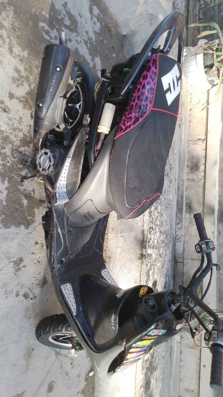 السلام عليكم عدله مال لعب بلاديه ما ناقصها برغي دراجه كامله لا نضوح لا تبخير مكينه خرسه صالنصه صجميه اصليه وياله اصليه قبق فلاوين دبل خلفي كلجات رياضي كشن مال ٤ نكره بكل وقت شلعه معدل هاون ب٤٥٠ قفل جماعت ٣٥٠ اعبر المنشور مكاني بغداد البياع رقم ***********
