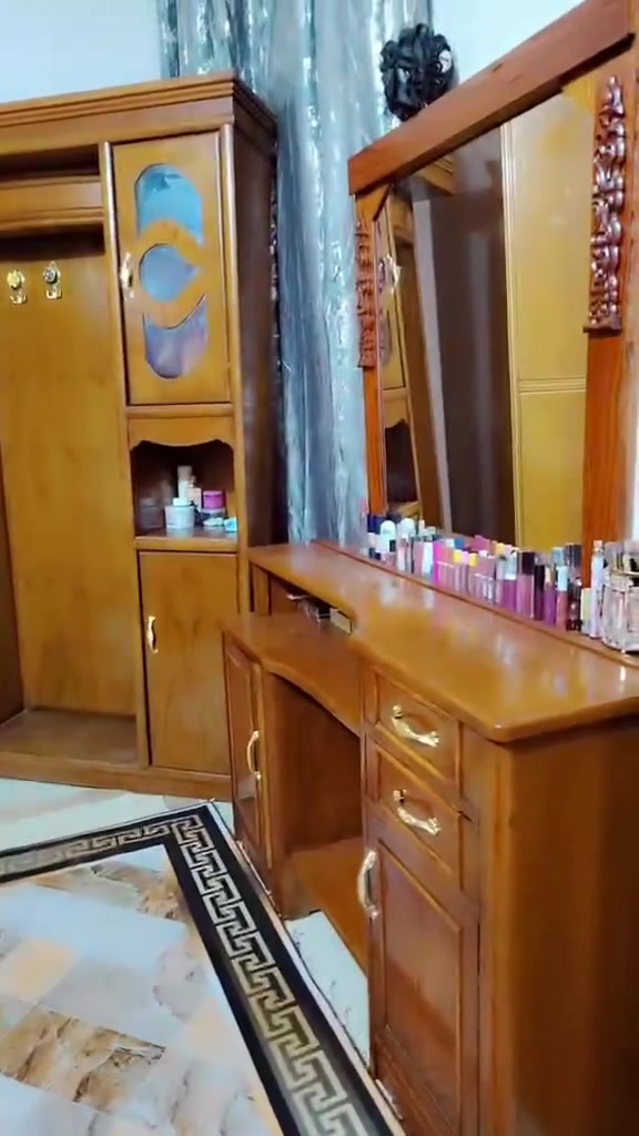 السعر 600 وبيه مجال حطاطه نضيفه


**إذا كنت صاحب هذا الإعلان وتريد حذفه لأي سبب، رجاءا أرسل رسالة إلى الدعم الفني**