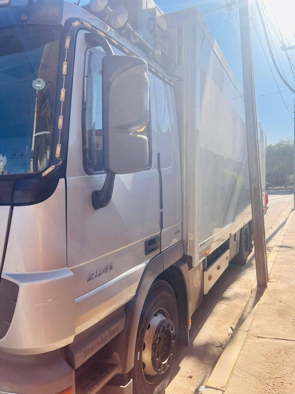 اكتروز حواجب موديل 2011للبيع كامل مواصفات 
السعر 420وبيهى مجال 
الاستفسار على هذا رقم ***********
