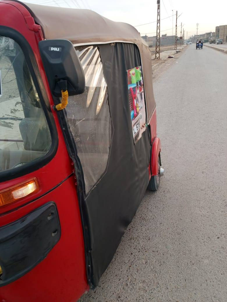 السلام عليكم تكتك 2017 رقم وسنويه جاهز  كبل الشارع تعمير كله جديد مكينه مال 20 مجفته ستوني مكاني بغداد مدينة صدر الشريتصل رقم ***********
