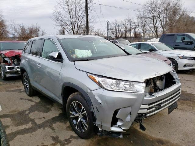 تويوتا هايلندر2019
6سلندر
الضرر هو الواجهة الأمامية، و موجودة في صورة 
مواصفات LE
4×4 دبل اكسن
سعر 260 و فيها مجال
سيارة في دهوك
رقم تلفون *********** دهوك, العراق
