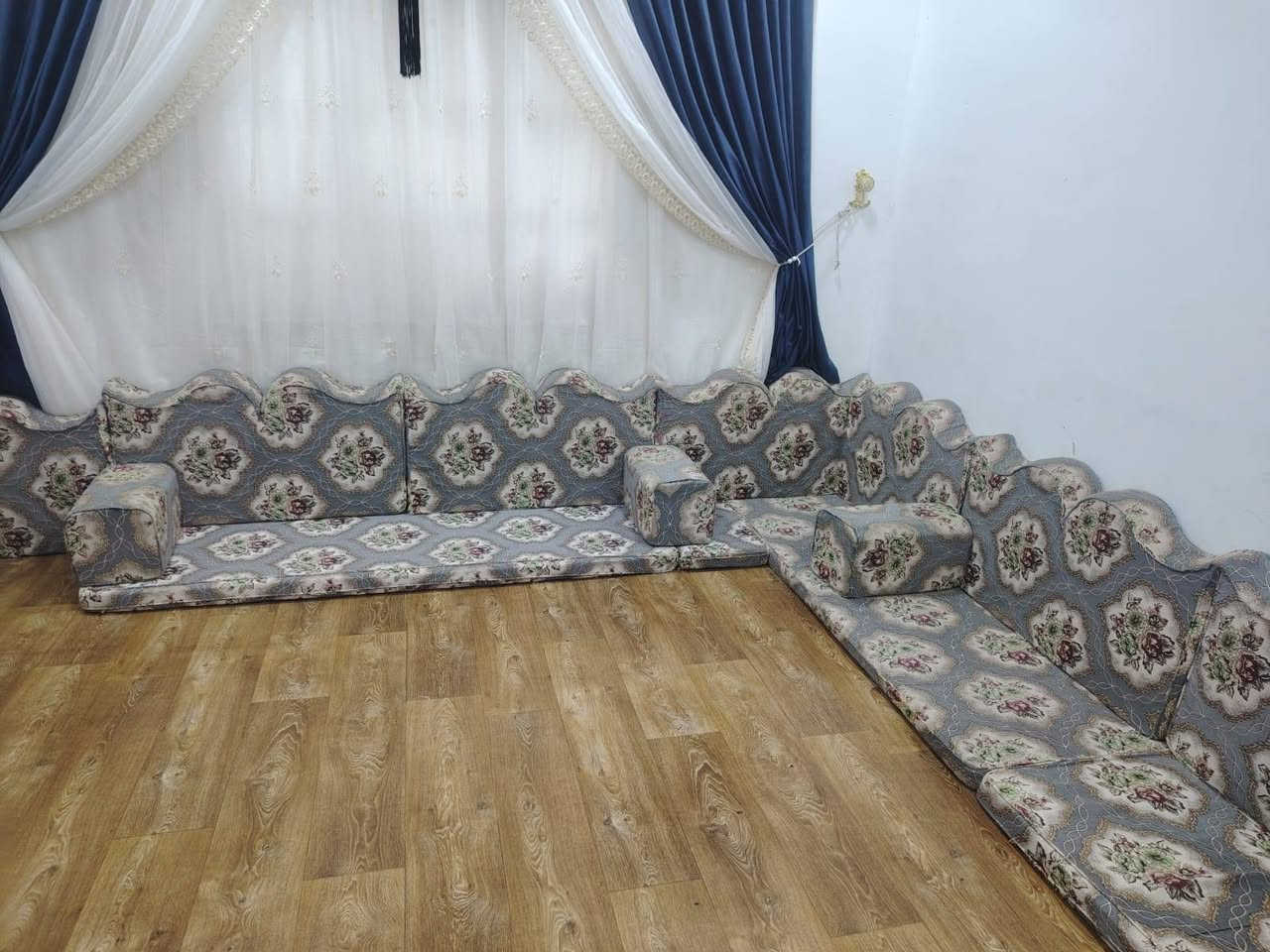 السلام عليكم. البيع كعده ملكي نضيف البيع 250الف البصره
***********
