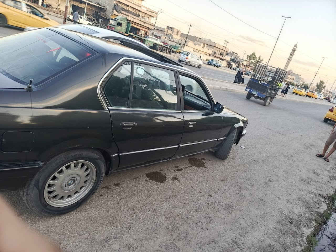 للبيع BMW ترهم قصد مقدمه 20 بل شهر 2 سعر الكلي 50 حجم 730 بل اصل 750 يعني موديل 91
السيارة مصبوغه عام بدون حادث كير ومكينه شرط 
تبريد كنبريسر فقط كابون بانزين بيها 
للاتصال  ***********
