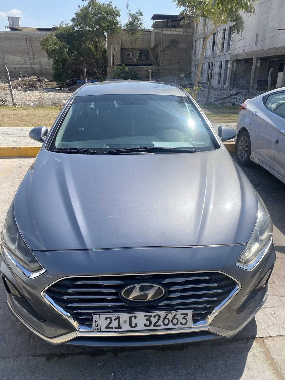 #سوناتا2018 امريكي حادثها جاملغ وشوية بلبنيد وباب سائق مرشوش      السياره مواصفات SE داخل لونين بيجي واسود تحكمات ستيرن 
شاشة جبيرة كاربلاي 
حساسات +رادار 
منظومة زنون ام 300 دولار
كامرة خلفية
3وضعيات قيادة نضام ايكو اقتصاد +سبورت
بك لايت لد نقطة عمياء+مانع انزلاق
تخم تاير جديد صدر جديد سيارة مابيها اي نقص
محرك 2400GDi جديد لا تبخير ولا مفتوح
ماشية 81 
رقم سليمانية باسمي تحويل او وكالة هزة وفحص جديد سنوية إلى 2030

سعر 118وبيها مجال
مكاني بغداد الأعظمية 
***********

صور الحادث بلمنشور ولسونار موجود بلمنشور
