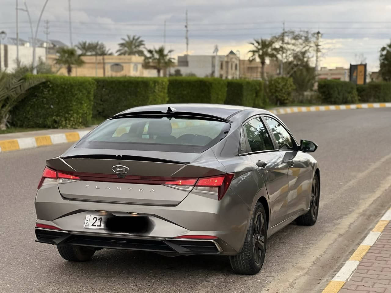 السلام عليكم..اعتذر عن الاقساط والوعدة…
للبيع بسعر مناسب جداً 117…
هونداي الالنترا 2021 وارد امريكي لون رصاصي(قهوائي)
رقم سليمانية دولي شرط التحويل والغرامات…
سيارة جديدة بمعنى الكلمة 
خير من الله حيل حلوة واحلى من الصور…فول مواصفات عدى السلايت…ماشية 59 حقيقي شرط
محرك 2000 دوش مامفتوح
كير مامفتوح شرط 
بصمة تشغيل 
تشغيل عن بعد 
ويل كب كروم 
دشبول الالكتروني
لد بالايت 
حساسات جانبية 
وباقي المواصفات معروفة…
سيارة بيها 3قطع ونص صبغ والباقي كفالة عامة لا تبديل ولا بارد شرط الفحص… 
 سيارة كير محرك صدر تبريد تدفئة كلةبالشرط السعر 117 وبيها مجال للشراي 
مكاني صلاح الدين تكريت
للاستفسار ***********
