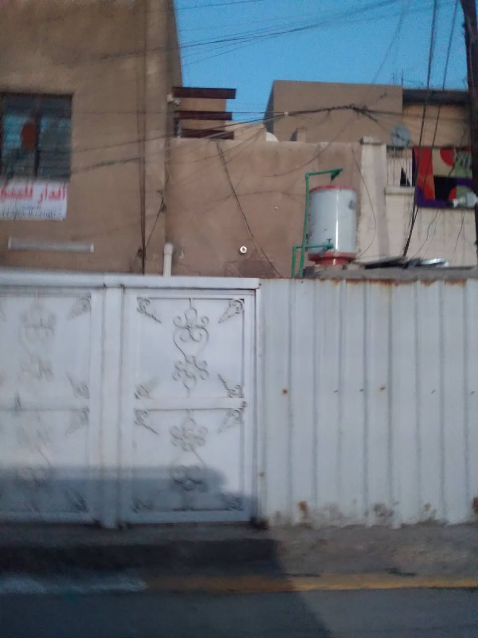 السلام عليكم دار للبيع
المكان خلف مدرسه الطليعه 
المساحه 85 طابقين 
الاستفسار اكثر 
***********
***********
