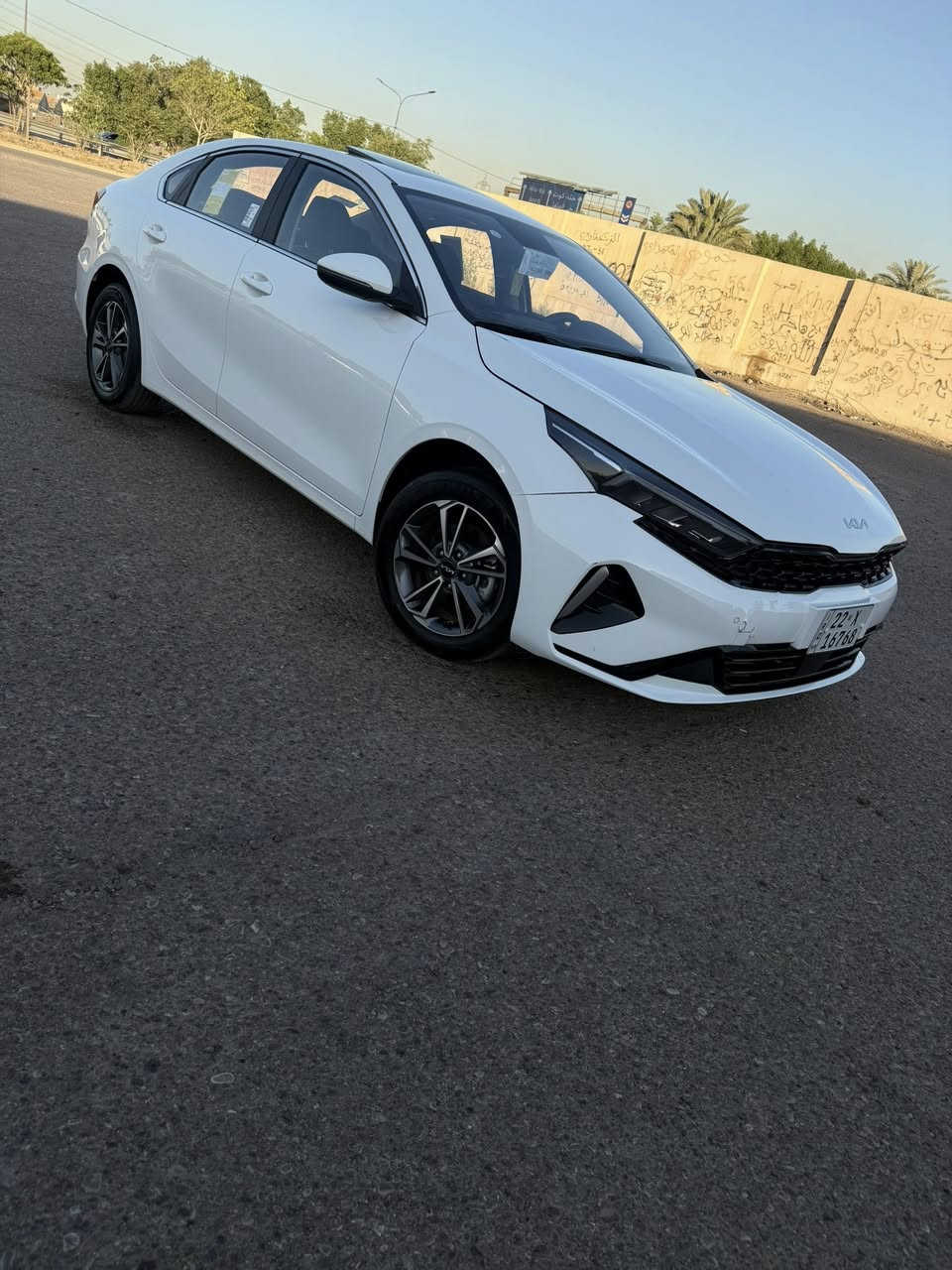 السلام عليكم kia k3.2025
سياره موديل 2025 جديده استخدام شخصي ماشيه 10 الف فقط السعر ١٣١
فول مواصفات 
بصمة 
فتحه 
حساس امامي خلفي
تحكمات فول
4 وضعيات قياده
كراسي جلد 
اوتو هولد
سايد بريك بصمة

سياره اربيل باسمي تحويل حاضر مناقصه اي شي تبريد ثلج
بيه طخه بسيطه بل بنيد فقط بدون اي ضرر  

السعر 131$
 مكان السياره بغداد العامرية
هاتف/ ***********
