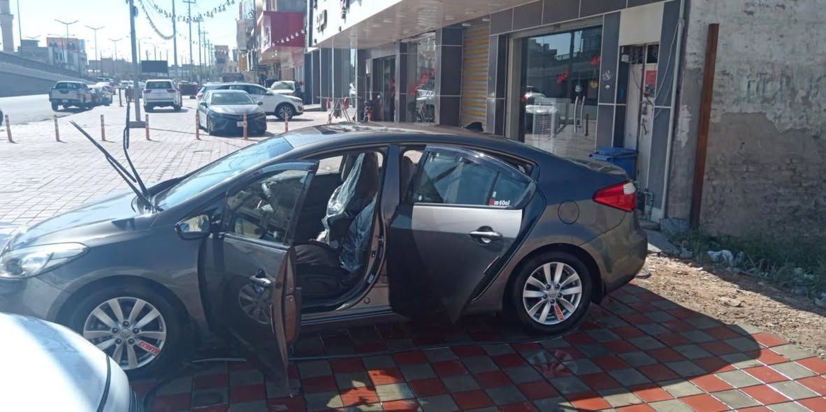 السلام عليكم كيا سيراتو ١٣ خليجي شكل ١٤ رقم بغداد بسمي ماشيه ١٣٥ فتحه اشاير مري تدفئه تبريد محرك صدر جديدحساسات شاشه كامره  سياره مابيه نقص ضرها جاملغ بصف الغد بارد خفيف محرك مامفتوح بس من الكيس واشر مبدل بنيد بلادي نفس لون وشبر بتكمه فقط صبغ السعر ١١٣بيه مجال مكاني بغداد حي جهاد حي الحسين رقم هاتف *********** واتساب شغال وخاص مفتوح
