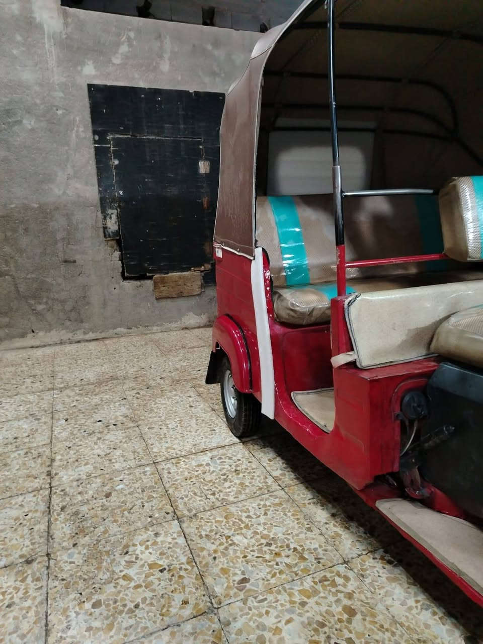 سلام عليكم تكتك موديل 18 اوراق مكينه مكفوله من التنقيص والتبخير كهربائيات كله شغاله الكشر مبين بل صور السعر 3750 وبيه مجال قليل مكاني بغداد مدينه الصدر رقمي ***********
