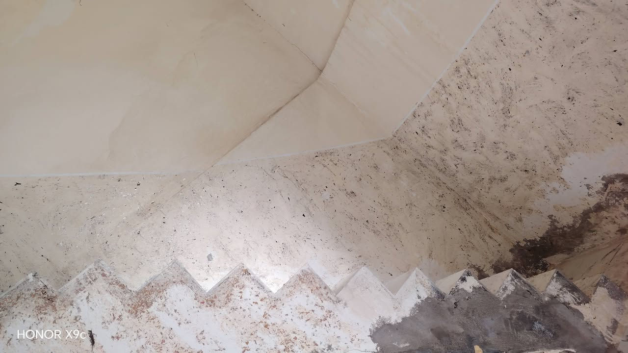 بيت للايجار مقابيل البريد غرفه ومطبخ وبراني وصحيات0781 533 3664
