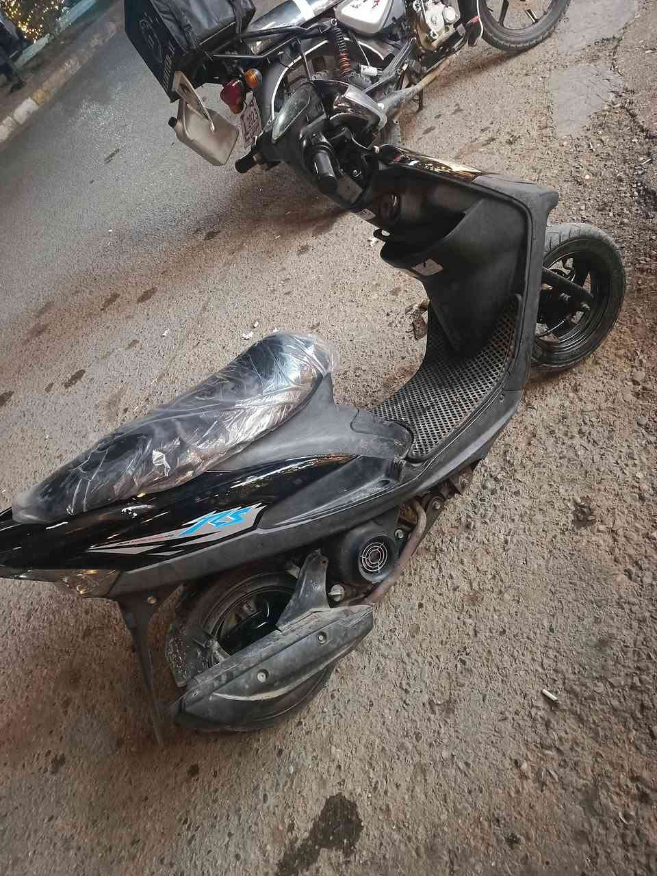 سلام عليكم شباب ماكس عدله دراجه مال رنبه مكينه 49 ستندر ودراجه بل جيس بعده مروس بسيفان 24 او بيع 650 وبيه مجال مكاني شهربان هذ رقمي ***********
ولي ما يعجبه لمنشور لا يكسر بيها ❤️‍🔥
