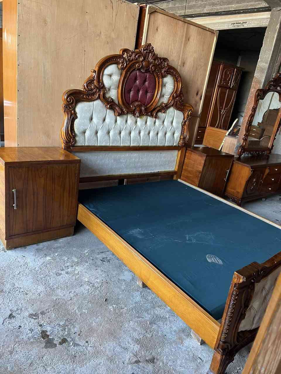 غرف نوم صاج داخل وخارج عدد4
المكان بابل قضاء المحاويل مقابل معسكر المحاويل البوابة الشمالية بتجاه بغداد 
يوجد لدينا خدمة توصيل 
للاستفسار الاتصال على الرقم التالي *********** او التواصل عبر الواتساب برقم الاسيا
