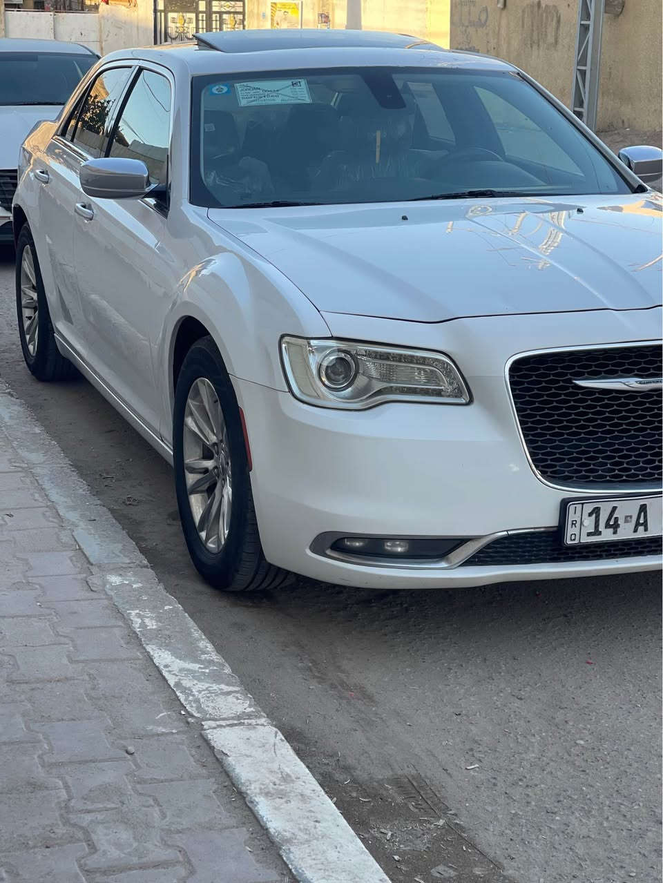 اوباما 2015 كلين تايتل فقط تكحيل كارت بلداير. سياره فول مواصفات نوع C.  سياره رقم بصره  جاهزه من كلشي 
مواصفات بنوراما برده خلفيه. كشن حار بارد مرات قلاب ستيرن كهربائي السعر 220 وبيه مجال بسيط كلش رقمي *********** البصرة, العراق
