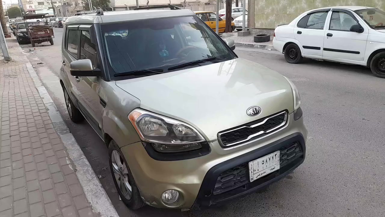 السلام عليكم كيا سول ٢٠١٣ بدون حادث بنيد فقط مصبوغ رقم نجف باسمي مكاني كربلاء بيها المحرك ينقص دهن السعر ١٠٠ وبيها مجال قليل  للإستفسار  هذا رقمي ***********
