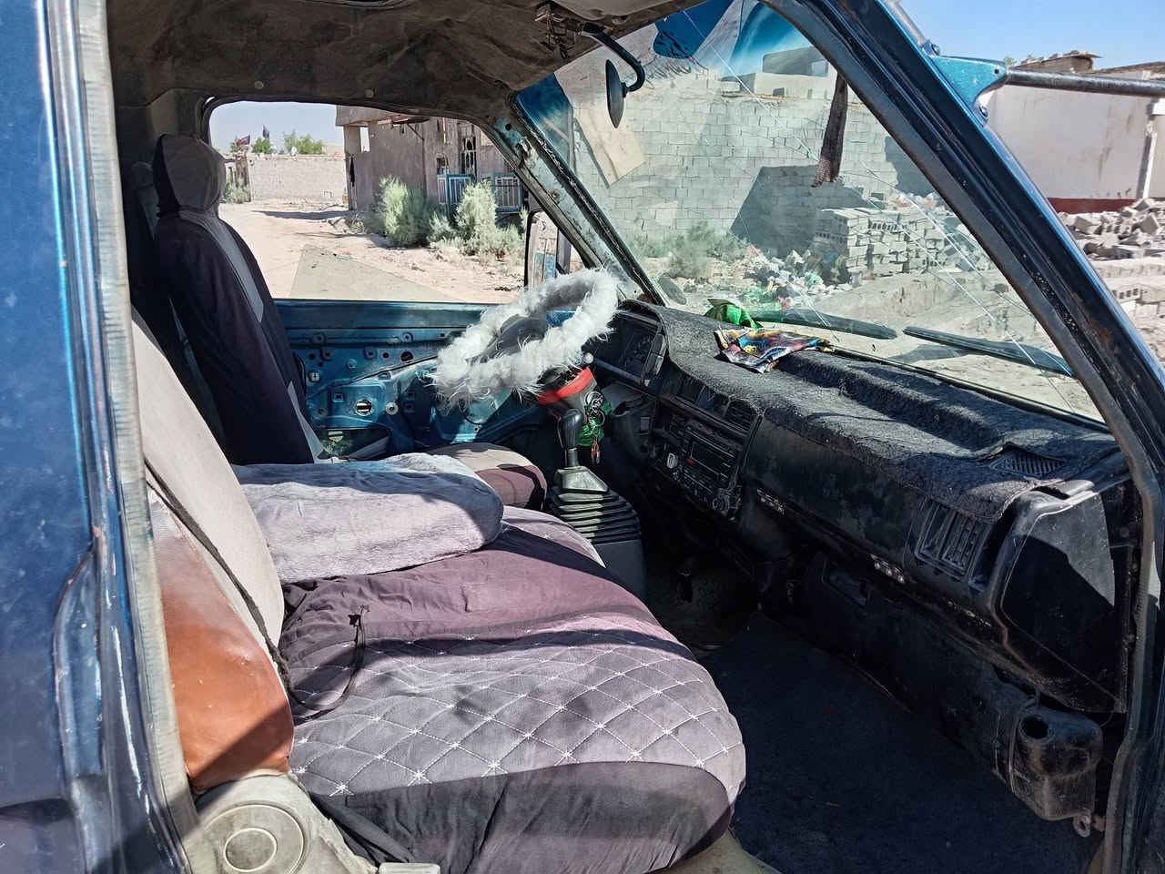 كيه بسته موديل ١٩٩٣ كير ومحرك وحدادة نظيف رقم بغداد سنويه منتهية صار ٣ سنوات وبيه حصة كاز مستمسكات راعيه عندي هيئه عليه ٣٠٠ السعر ب٢٠ ورقة والهيئه علينه لاتصال ***********/ ***********

