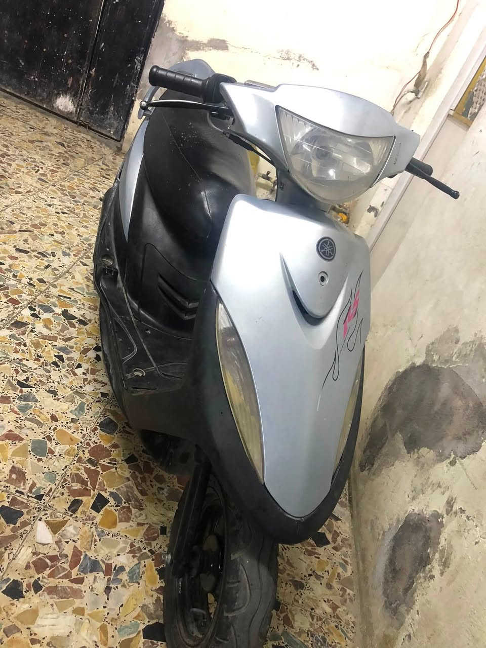 دراجه ماكس عدله الدراجه نقص بس باتري ما بيها دراجه كفر اصلي مكينه فول شلعه تخبل بيها السعر 375 بيه شي بسيط العنوان مدينه الصدر الجوادر الشراي يجي لو يخابرني ***********
