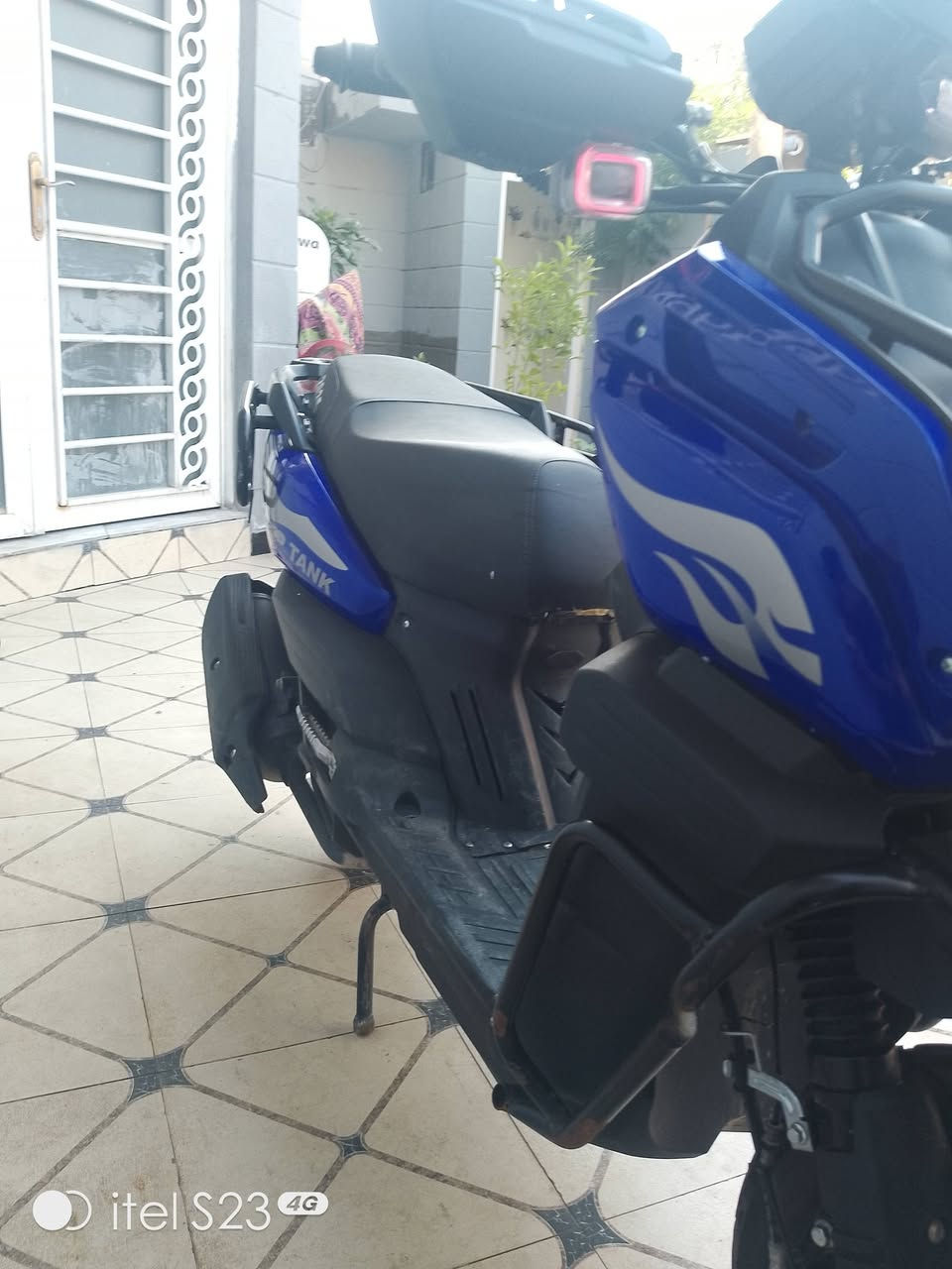 سلام عليكم ورحمة
دراجه لاباجي 
مكينه 150
كيج لاكتروني
منفذ شحن مبايل
هورن اشاير بك لايت
كله شغال
الدراجه مكفوله
حساس استنده
مديل 25
تايرات جدد
شفقه فوك الكيج
دسك امامي
الدراجه مدرعه
السعر خاص وتدلل


**إذا كنت صاحب هذا الإعلان وتريد حذفه لأي سبب، رجاءا أرسل رسالة إلى الدعم الفني**
