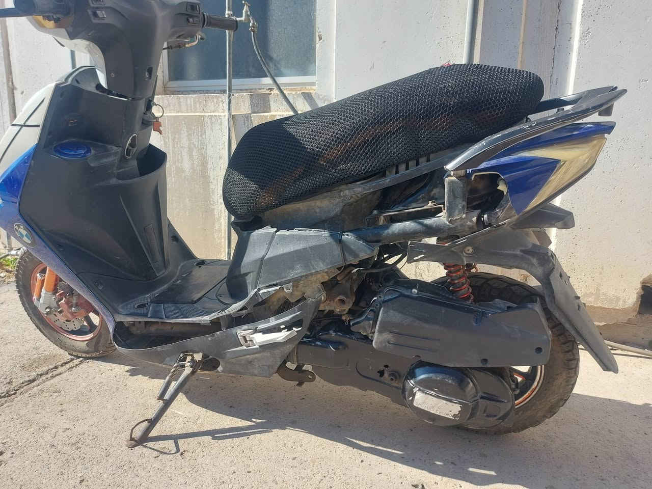 للبيع دراجه شغاله بس نقص كفر من جه وحده السعر 200 وبي مجال للتواصل ***********
