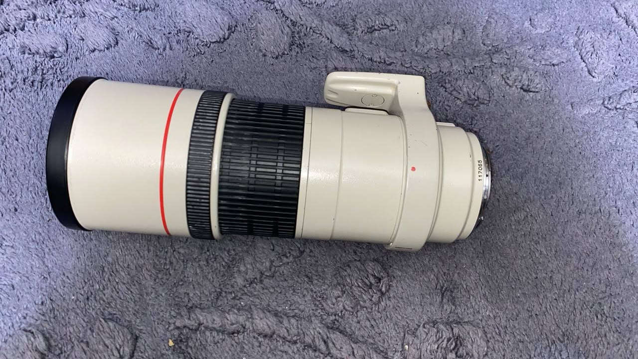 عدسه كانون 300 ثابتة
فتحه 4 
 الفوكس مالتها يشكل 
للبيع او مراوس ب 70-200 
مكاني بغداد 
للتواصل على الواتساب 
***********
