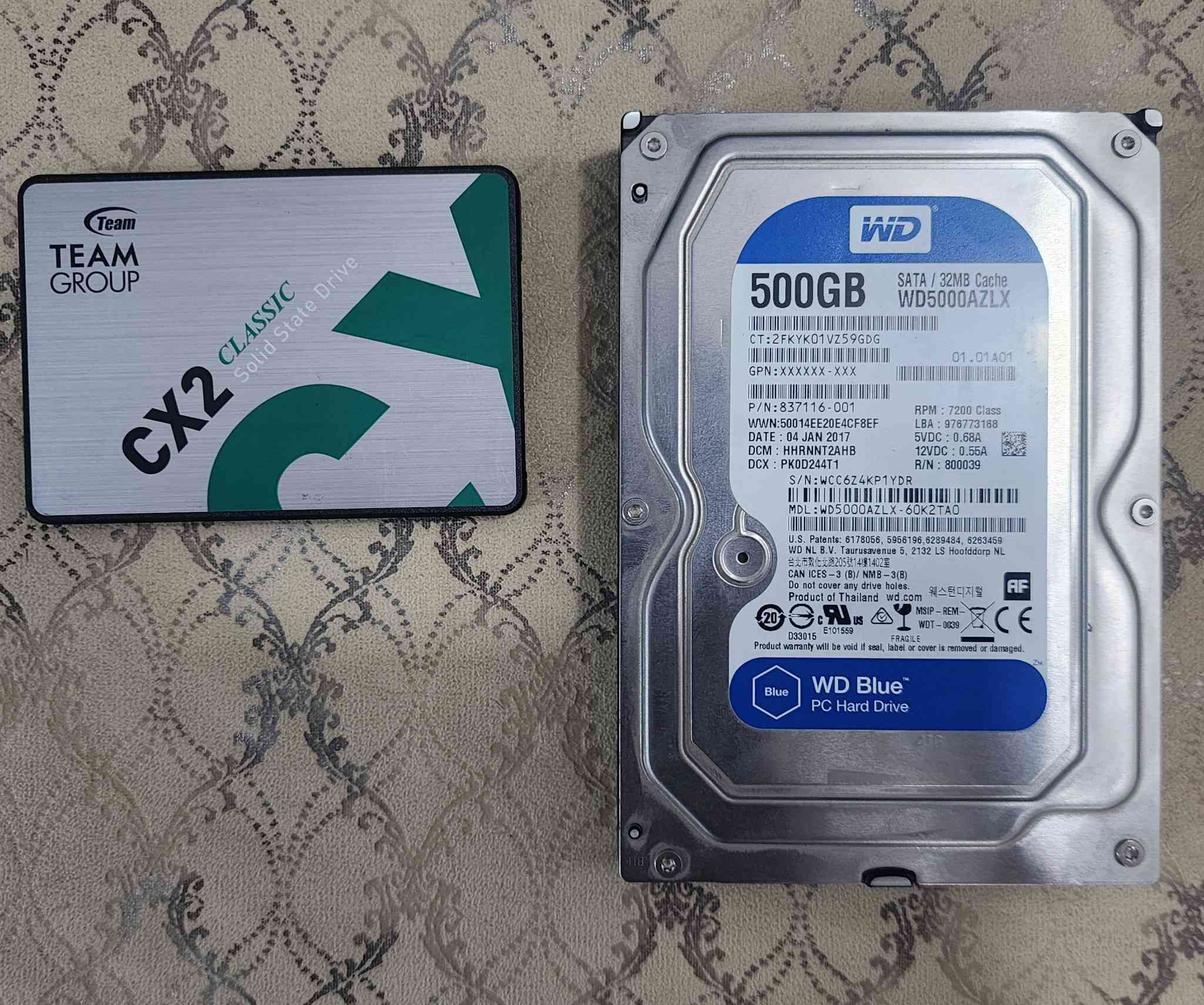 السلام عليكم 
هاردات للبيع 
SSD 256G SATA 
سعر 35 الف قفل
HDD 500G 
سعر 15 الف 
الهاردات نضافه عاليه وشغالات بدون اي شكال 
مكاني بغداد توصيل موجود


**إذا كنت صاحب هذا الإعلان وتريد حذفه لأي سبب، رجاءا أرسل رسالة إلى الدعم الفني**