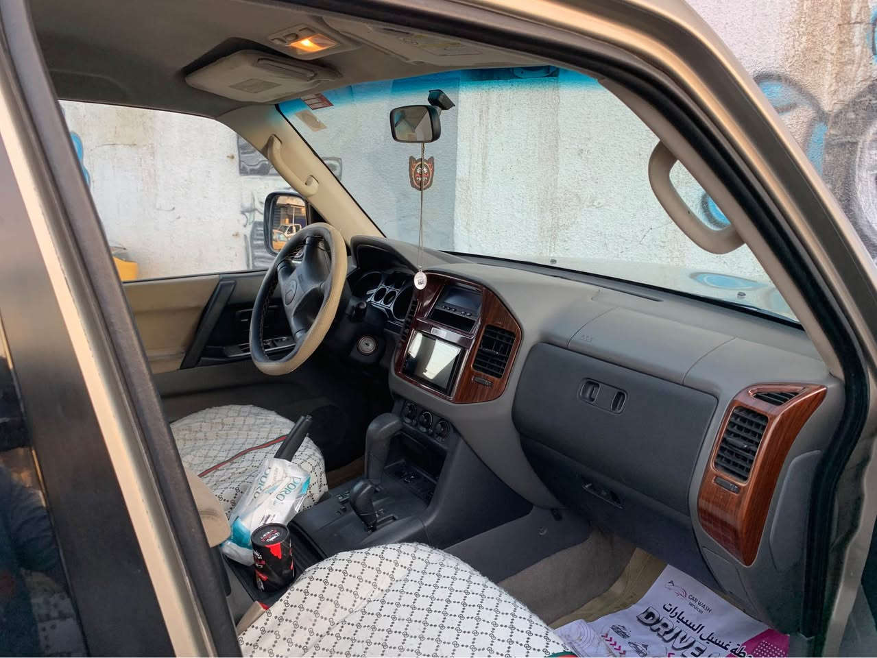 السلام عليكم باجيرو ٢٠٠٧ خليجي رقم بغداد الجديد السيارة بيهة صبغ جاملغ السايق فقط وبيهة بارد شوية بلجاملغ السيارة جاهزة من كير ومكينة وصدر وتايرات وبيهة سونار جديد موجود بلصور ورايدهة ١٠٦ وبيهة مجال وموجودة بغداد الجديدة ورقمي *********** بغداد, العراق
