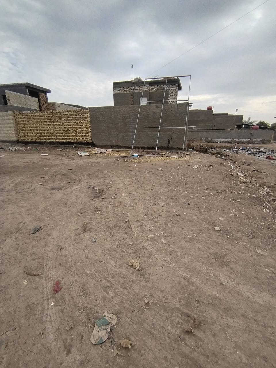 قطعة ارض للبيع سند زراعي
مساحة ٢٠٠ متر واجهية ١٠ ونزال ٢٠
كفل قريبة من الولاية قريبة من الروفة
***********
