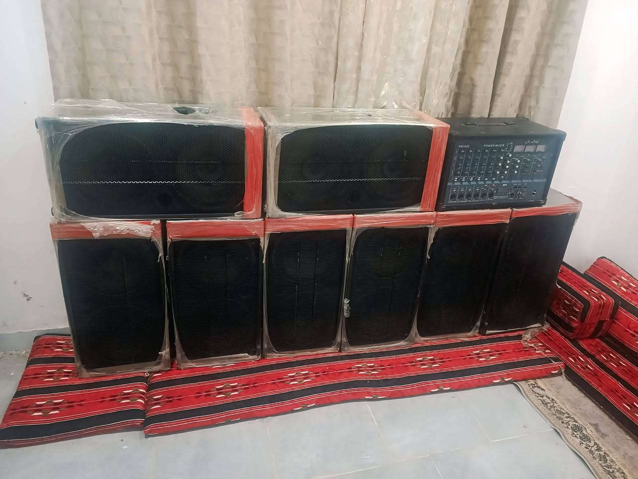 سماعاتTechno ثناي البه الاصلي اربع ازواج مستخدم قليل الستفسار متواجد خاص او ***********
