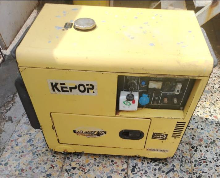 مولدة كاتم سلف 5 KV للبيع
بحالة ممتازة ,, ملفها نحاس بيها الباتري وكافة ملحقاتها
جاهزة للتشغيل بيها گاز ودهن 
تشغل حتى مكيف بالصيف 
مفيدة لأهل المحلات التجارية 
السعر 450 ألف
موجود رقم الواتس اب في الصور 
المكان الأمين نواب الضباط شارع الاسراء والمعراج


**إذا كنت صاحب هذا الإعلان وتريد حذفه لأي سبب، رجاءا أرسل رسالة إلى الدعم الفني**