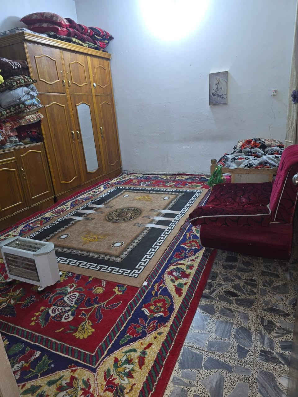 السلام عليكم بيت للبيع الموقع #بغداد #حي_النصر الأولى نهاية شارع الجامع طابو ملك صرف سند واحد المساحة ١٥٠ متر بناء ٢٠٢٠ طابق ونصف***********
كاملة الخدمات ماء كهرباء تبليط
