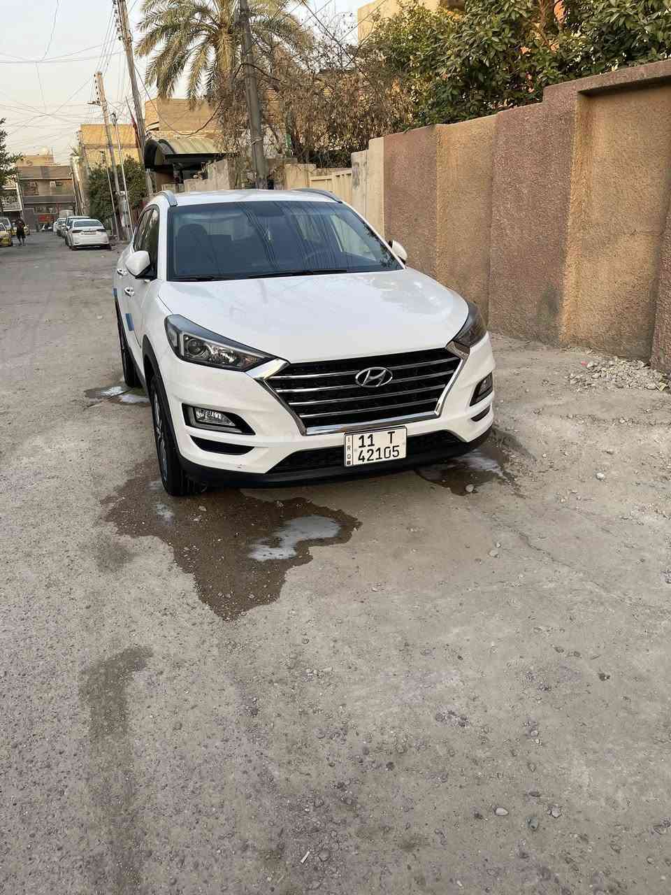 توسان خليجي موديل 2020 فول عده فتحه بصمه كراسي كهرباء بيهه صبغ باب جاملغ خلفي بدون دواخل ماشيه 76  سعر 184 رقم تلفون ***********
