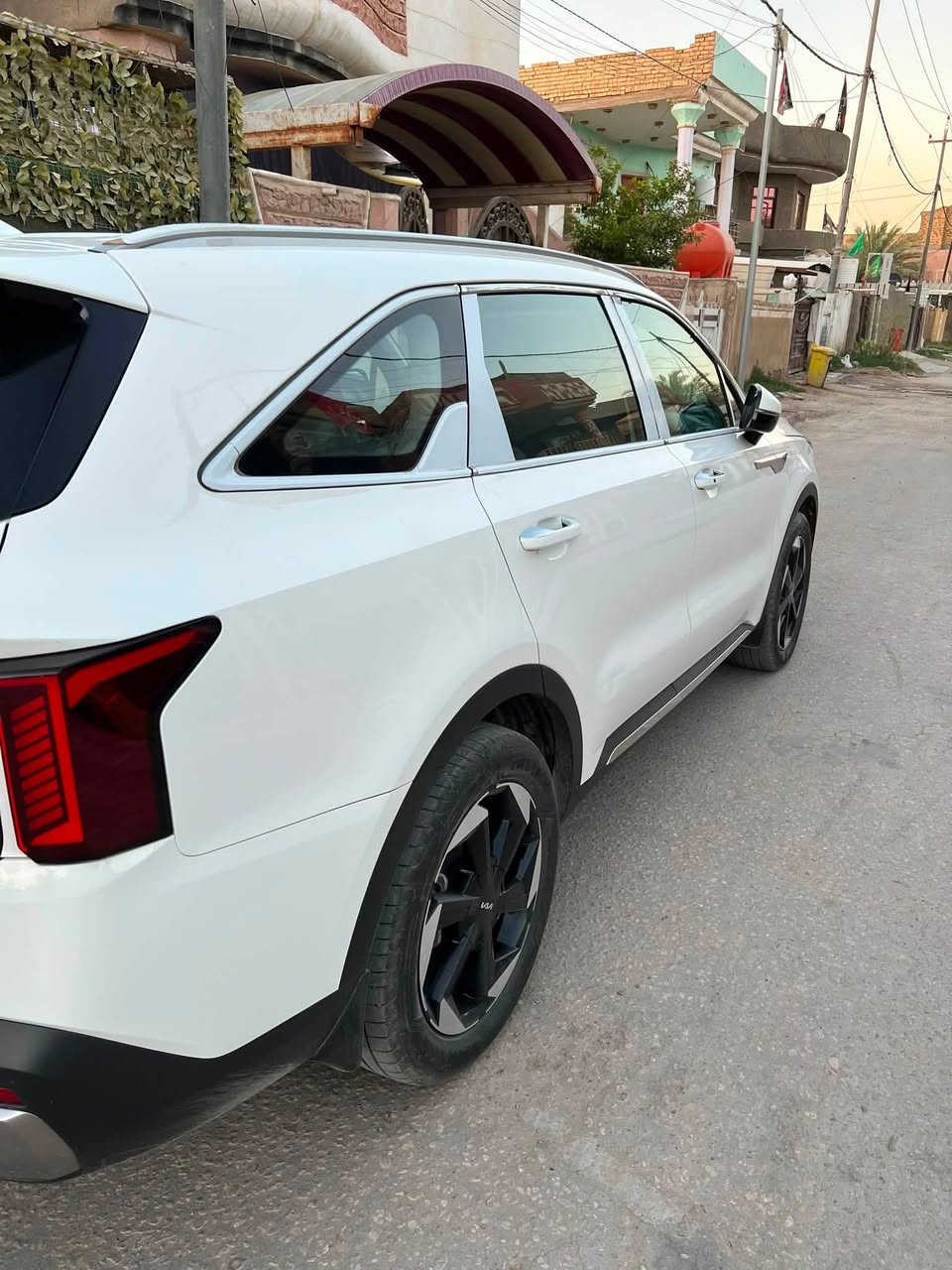 سورنتو 2024 خليجي رقم بغداد
سياره ماشيه 22الف كيلو 
6 سلندر 7راكب
بعدهي بجيس الشركه 
داتاشو 
قماره حديد 
ويل 19 
كامره 
اناره داخليه
ترحيب ذكي
بصمتين 
تشغيل ع بعد
كير ماوس
هاند بريك دكمه
3 قطع تبريد 
العنوان بابل محاويل
بيها خسفه اصبع اباب خلف الصدر 
***********
