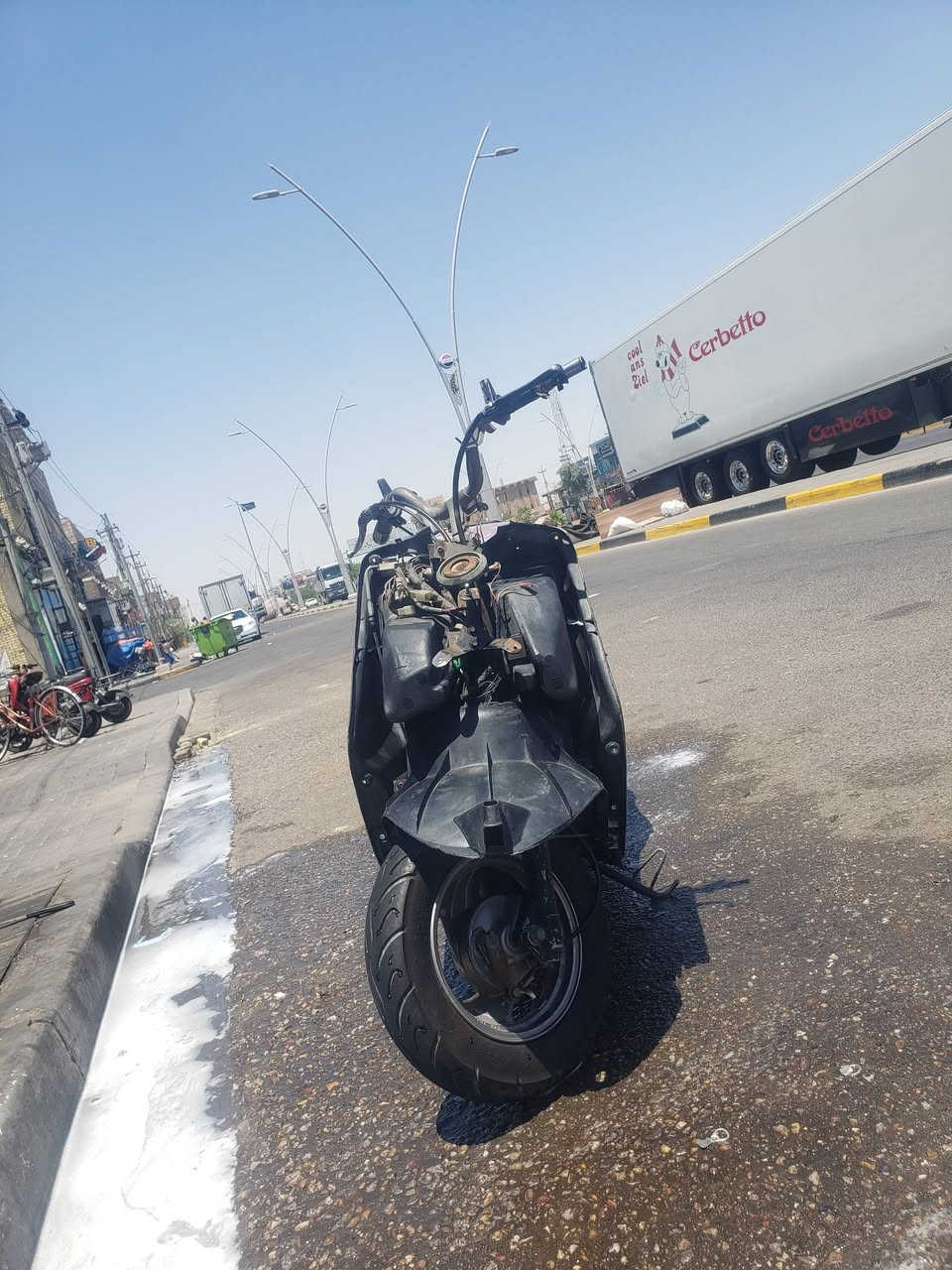 فراشه للبيع بسعر 165 وبيها مجال دراجه نضيفه هندر واحد تشتغل فقط بيها الخير للتواصل واتساب ***********

