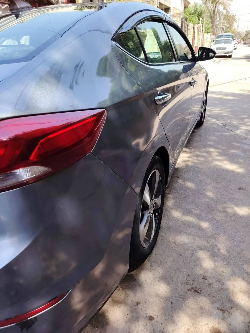 النترا17 وارد امريكي 
حادث  تبديل فقط بنيد  وبيه صبغ جاملغ خلفي 
صور السونار موجود ب منشور سياره نضيفه 
سياره ب اسمي شوكت متحب تحول اني حاضر 
سياره كير ومكينه تبديل ع ايدي جديد مواصفات عاديه se
السعر 120$وبيه مجال حك الجيه 
ماشيه 160
📞 ***********
بغداد الدوره شارع 60
