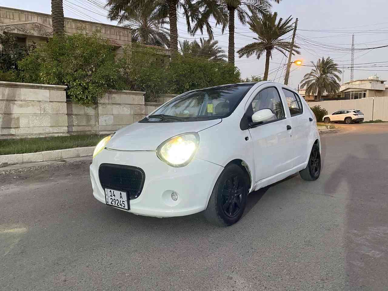 السلام عليكم رمضان كريم
جيلي باندا موديل 2013 مكينة وكير جدد مال كورلا 1400 يعني أنسى عطلات وتصليح،السيارة نظيفة مثل الصور أستعمال قليل عدد الكيلومتر 38 الف حقيقي،،بيه أماكن صبغ للجمالية ابيع حزام بدون حادث،،رقم انكليزي تحويل بكل مكان،،صدر امامي خلفي وبريكات ودهن وفلتر جدد. 

العنوان/ بغداد المنصور-الأميرات. 

السعر 44 ورقه وبي مجال للطيبين. 

إخوان رجاء كلشي مذكور بالعنوان الي مايشتري لايتصل مع احترامي وتقديري للجميع. 

الهاتف/ ***********
