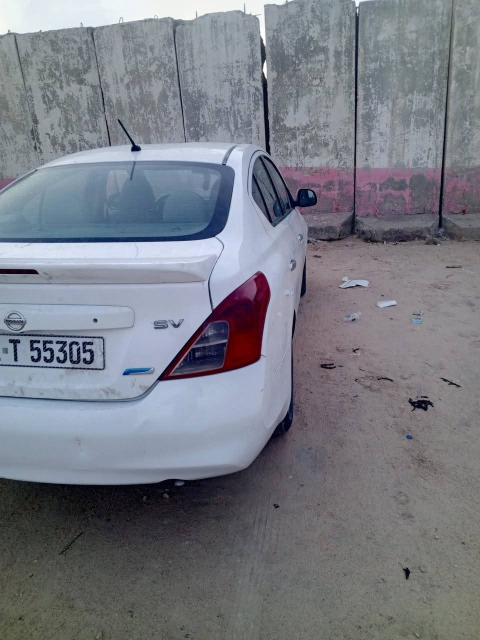 سلام عليكم اخوان نيسان فيرسا للبيع موديل 13 امريكيه ضربه بنيد وجملغ امامي وبارد جاملغ خلفي مكينه 1600  لاتصال *********** بغداد بسمي انكليزي
