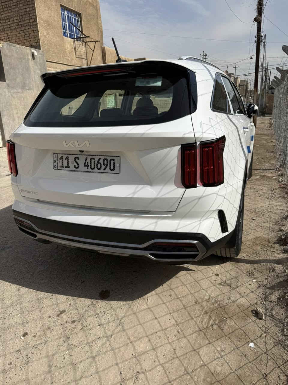 ‭
سلام عليكم للبيع فقط
سورنتو 2023 خليجي 
مكفوله من صبح والتبديل والبارد
بيه رصعات 3  تقريبا خفيف فقط
ماشيه 45 الف قابل للزياده
سياره على وضع شركة جديد جدا 
بعد الداخل فابلون شركة بي
موصفات السياره
كشنات كهربائيه 
محرك 6 سلندر
كير ثلاث وضعيات
حساس  امامي خلفي جانبي
اناره محيطيه متغير 
كامره دواره 
شاشه كبير وشاشه اعطال
تبريد 3 قطع مناخي منفصل
شفتان  بالستيرن
سبير بعده منازل 
كشنات مخمل مغلف  مع ارضيه جلد
السعر 292 بي مجال 
العنوان بغداد  الشراي يتصل

‭0770 428 8581‬
