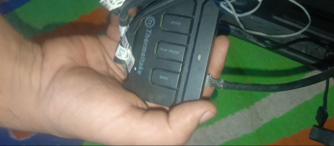 السلام عليكم كيس من شركه ثيرمتك لونه اسود مع مبرد مائي من شركه ثيرمتك اسم المبرد Thermaltake Water 3.0 Riing RGB تكدر تبحث عنه وعن سعره ايضا يجي ويه الكيس 4FAN RGB 

السعر 150 متوفر توصيل لجميع المحافظات


**إذا كنت صاحب هذا الإعلان وتريد حذفه لأي سبب، رجاءا أرسل رسالة إلى الدعم الفني**