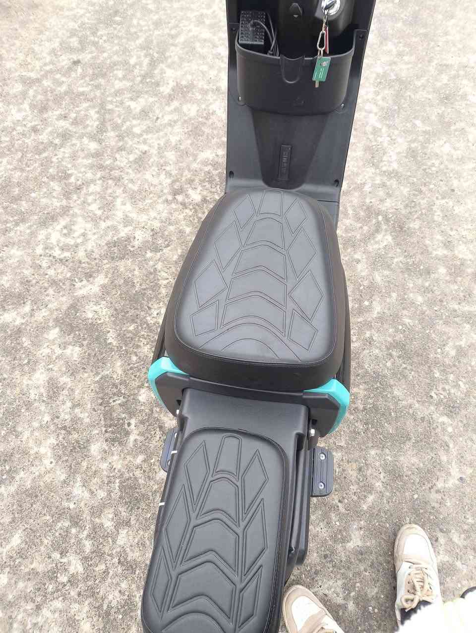 ماطور للبيع R7
موديل 2025 Korea 
                            ... المواصفات ... 

1ـ سرعه حقيقيه 99.                                      💯
2ـ بطاريات ليثيوم 32 امبير.                             💯 
3ـ نظام بك R                                                💯
4ـ لايت زينول اشاير الوان مميز                        💯
5ـ تواير جدد شرط                                         💯       
6ـ شخط واحد مابي موضح بالصور.                💯
7ـ نشاط فولل لو حتى منقص شحن                💯
8ـ شاحنه وياا                                                💯
9ـ فوك التايه الوره دبل خلاط الوان 👌🏿             💯
10ـالسعر 525 وبي مجال 👍🏿                      
11ـ التواصل خاص متواجد او ***********
