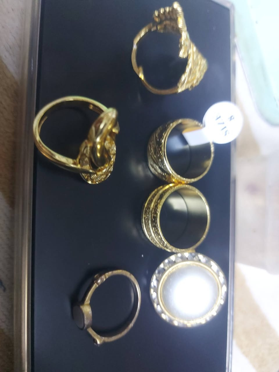 أجمل اكسسوارات  القطعه ب ٣٥٠٠.  
طلاه ثابت


**إذا كنت صاحب هذا الإعلان وتريد حذفه لأي سبب، رجاءا أرسل رسالة إلى الدعم الفني**