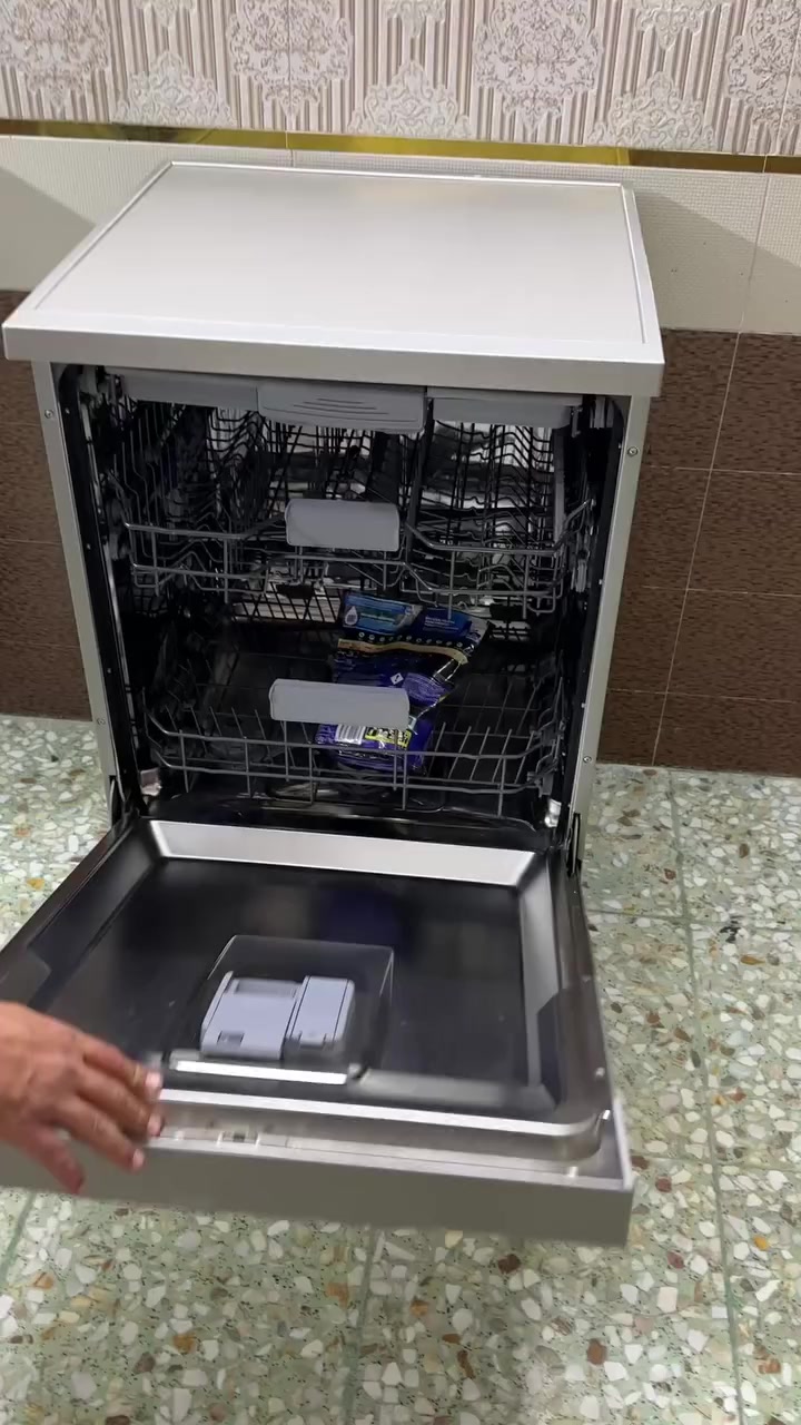 غسالة صحون
مثل متشوفون نظافتها 
سبب البيع عندي سفر 
400 الف


**إذا كنت صاحب هذا الإعلان وتريد حذفه لأي سبب، رجاءا أرسل رسالة إلى الدعم الفني**