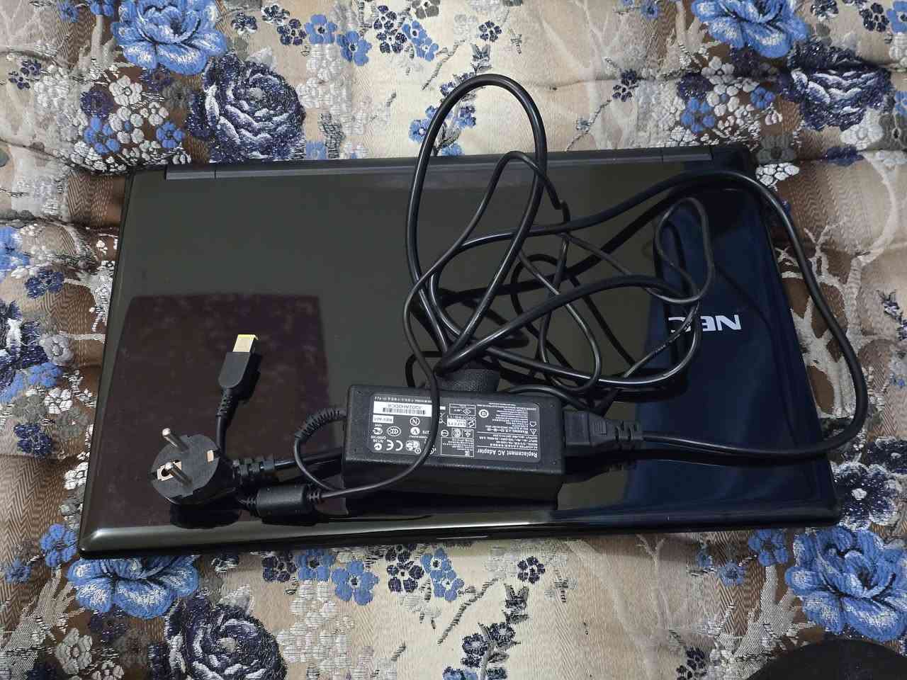 #مكلف_بالنشر 
السلام عليكم
حاسبة لاب توب للبيع 
نظيفة جدا، مواصفاتها موجودة بالصور 
ملحقات. شاحنتها الاصلية فقط 
السعر 220 وبيها مجال قليل 
للاستفسار: راسلني خاص
او اتصل ***********
