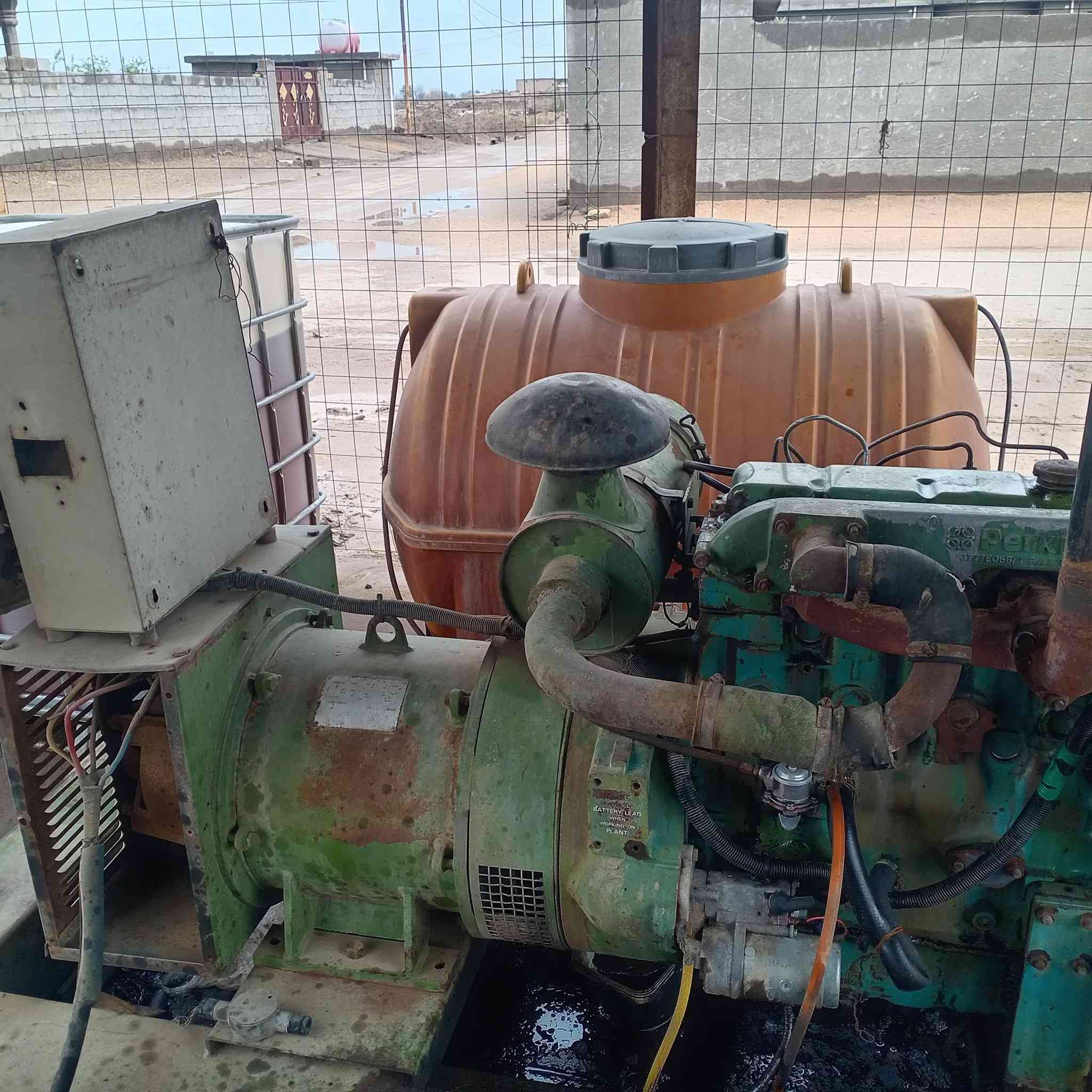 مولد بيركنز ٤سلتدر ٥٠ كيفي فوركسن شرط عل حمل *********** سعر ٢٨ بيه مجال
