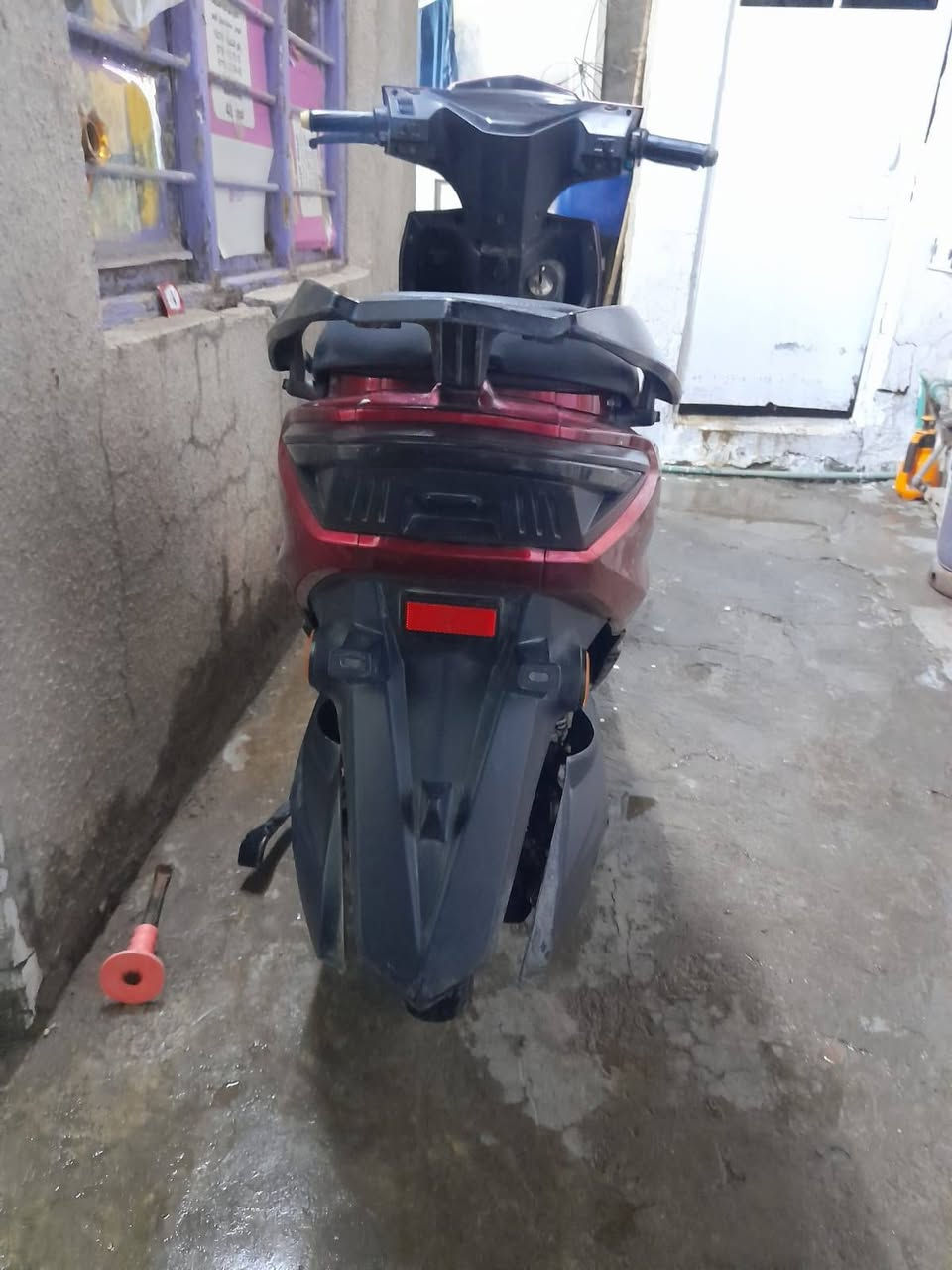 السلام عليكم دراجه سكنس شحن للبيع مكاني  بغداد البلديات كلشي ما ناقصه زوج مرايات بطاريات 5 كبار الدبل استعمال 3 أشهر بعد جديده ومكفوله السعر  400  الرقم *********** للتواصل واتساب فقط
