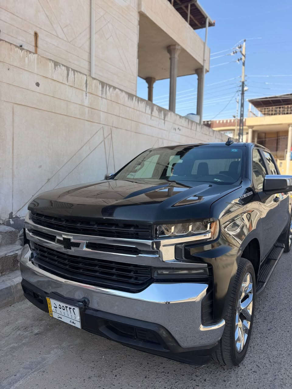 سلفرادو LT 1500
موديل 21
رقم بغداد تحويل بيها قطعتين بدون دواخل 
سعرها 230وبيها مجال 
رقمي ***********
السيارة جديدة Singapore
