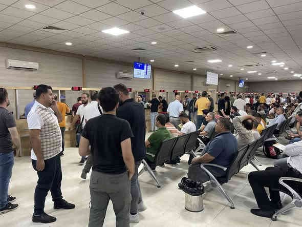 السلام عليكم شلونكم حبايب الي يحتاج شي بدائرت مرور أربيل اني معقب هناك الي يحتاج تحويل سيارات والي يشتري سياره من أربيل اني ويا والي عنده شكالات بدائرت مرور أربيل والي يحتاج شي بربيل بدائرة مرور أربيل أو بل معارض اتصلو على هذه رقم. *********** /*********** وهذه رقم بي واتساب اي سأل اتصلو على هذه رقم اخوكم عبدالله وياكم
