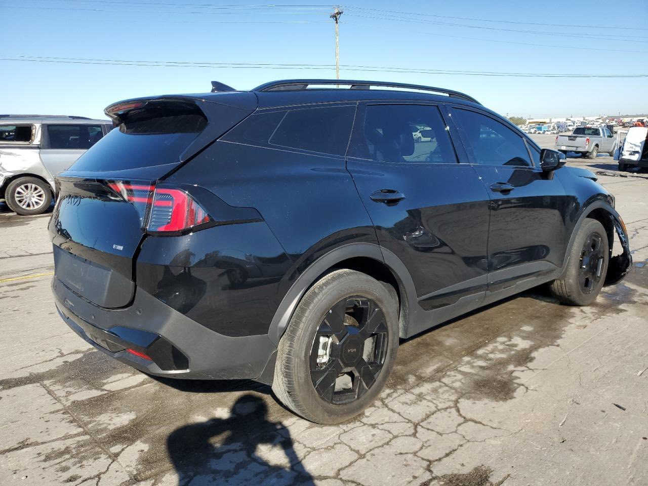 السلام عليكم 
للبيع 
كيا سبورتج 2026 اكس لاين 
Kia sportage 2026 X LINE
مواصفات فول عدا البانوراما 
بصمة 
كشن جلد
كرسي كهرباء
شاشة كامرا
ردارات
هندبريك اوتو 
شاشة طويلة
وبيها هواية مواصفات
الحادث موضح بلصور 
السياره شغالة
السيارة بلطريق 
توصل يوم 24/3 بعد شهر ونص
ترهم لمن لديه كتاب شهداء 
السعر مناسب 

للاستفسار عن السعر وباقي التفاصيل
شركة كاليفورنيا للمزادات الامريكية والكندية
بغداد حي الخضراء 
نعمل بنظام العربون لحين وصول السيارة 
***********
